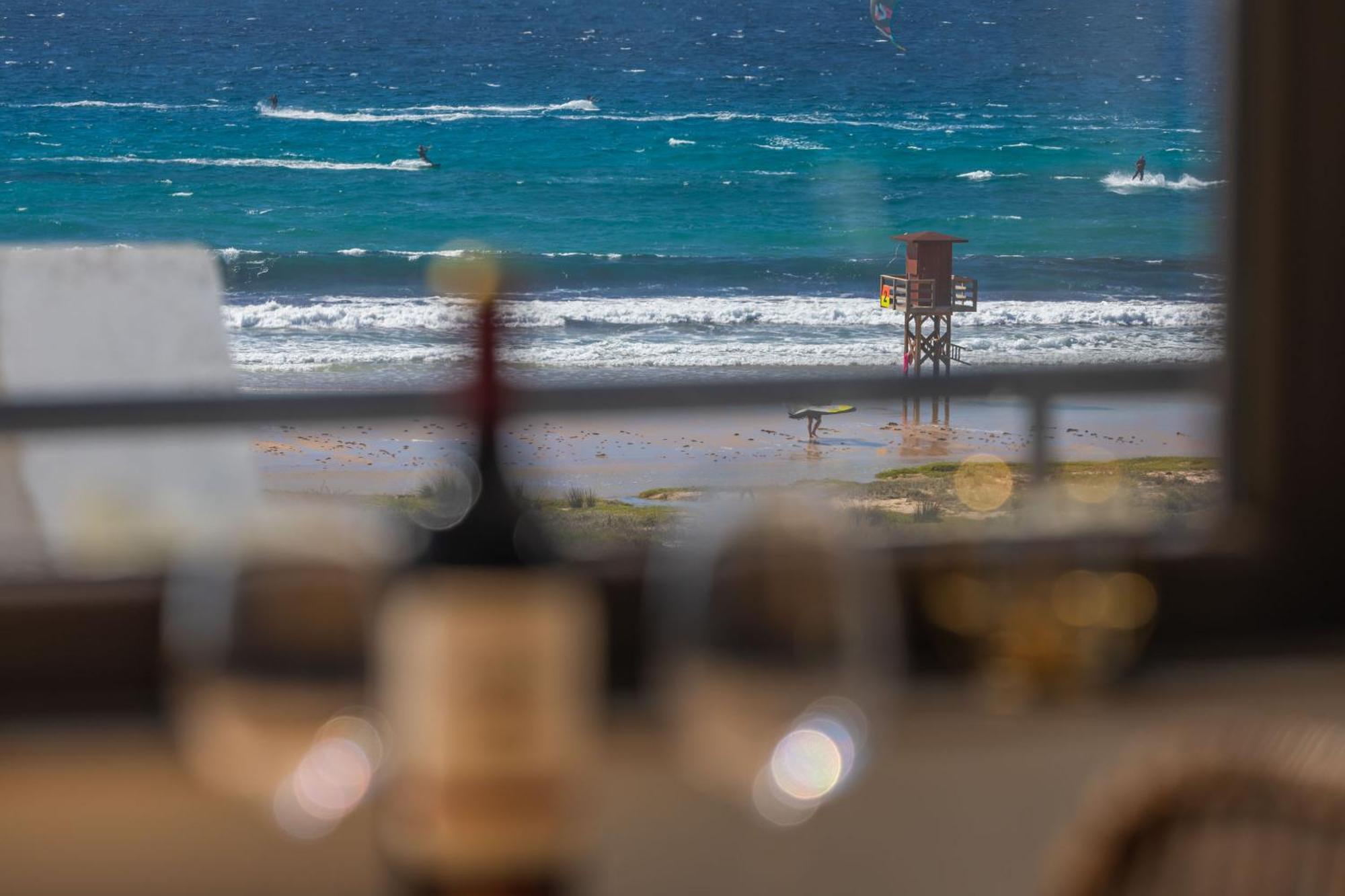 Los Lances Beach Apartments Tarifa Bagian luar foto