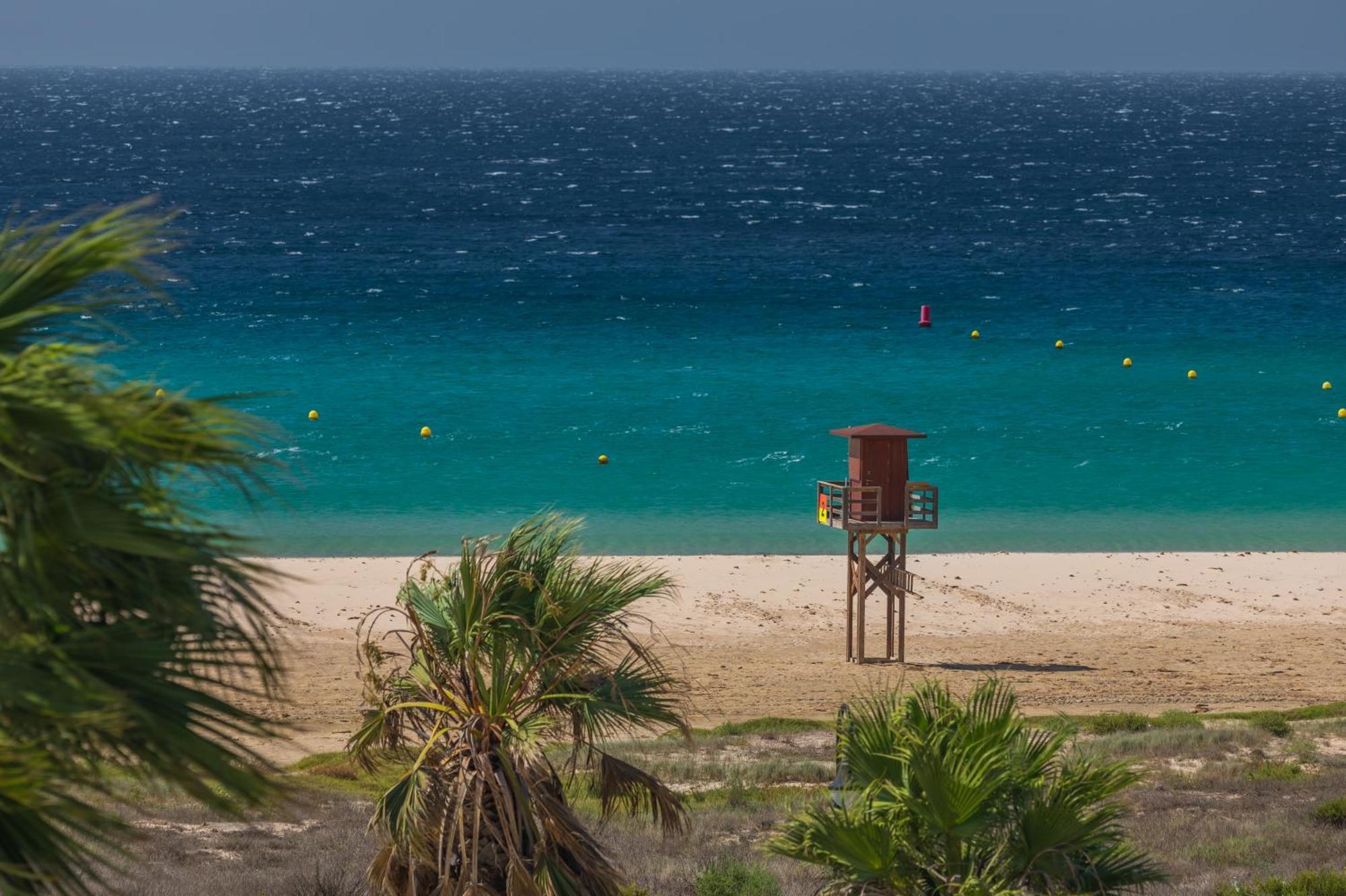 Los Lances Beach Apartments Tarifa Bagian luar foto