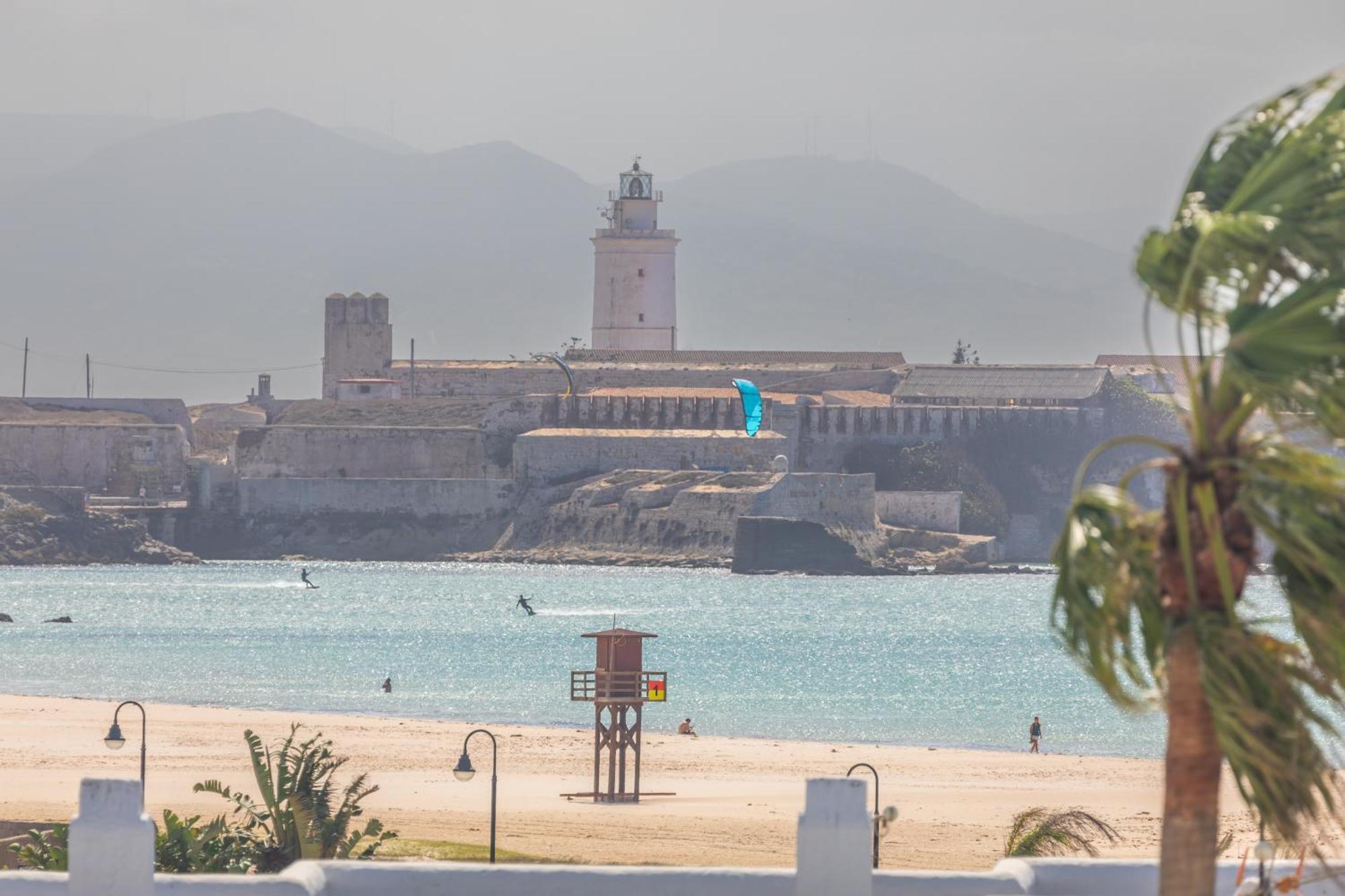 Los Lances Beach Apartments Tarifa Bagian luar foto